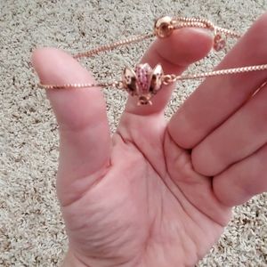 Rose gold necklace and bracelet